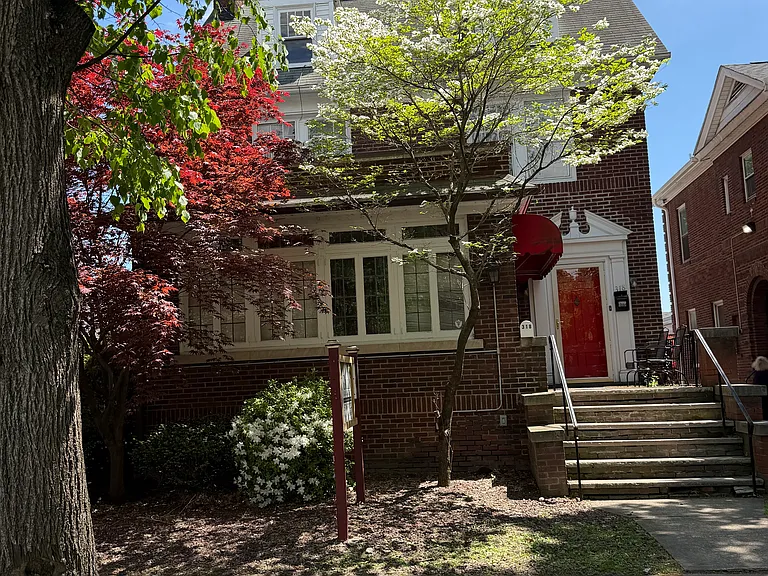 318 S Franklin St — Photo 3