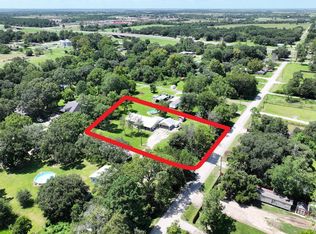 502 Pauline St, Winnie, TX 77665