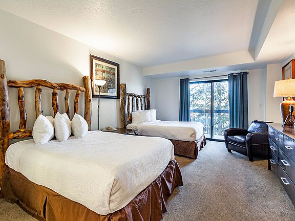 Primary Bedroom with 2 Queen Beds