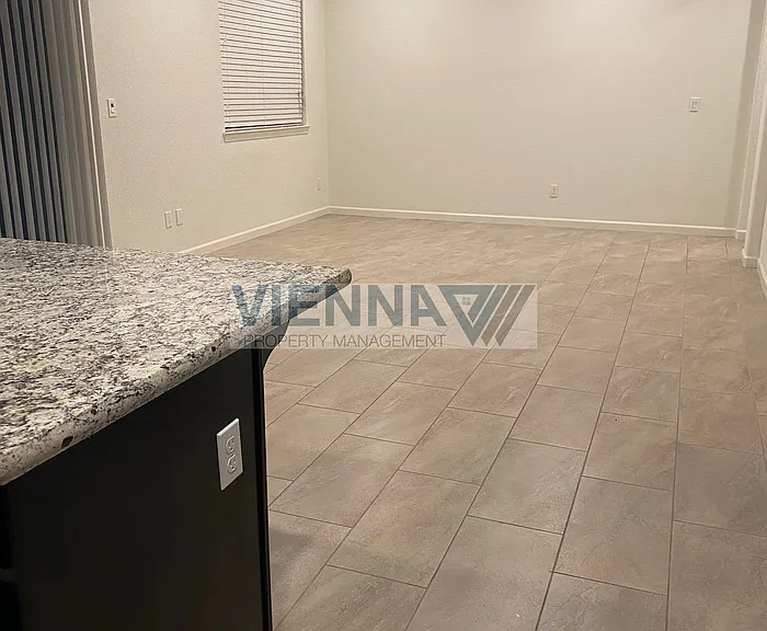 1052 Essington Ln — Photo 11
