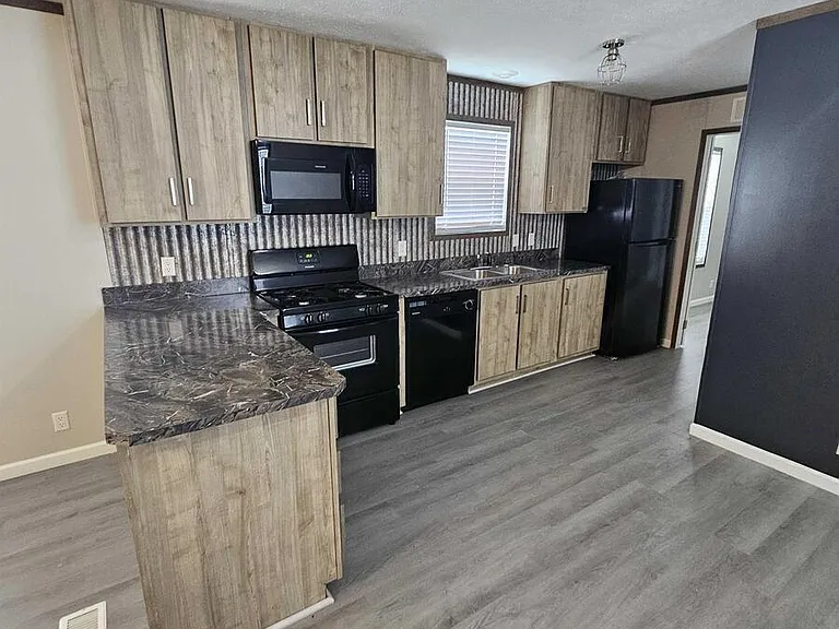 5705 Heather View Ln — Photo 1