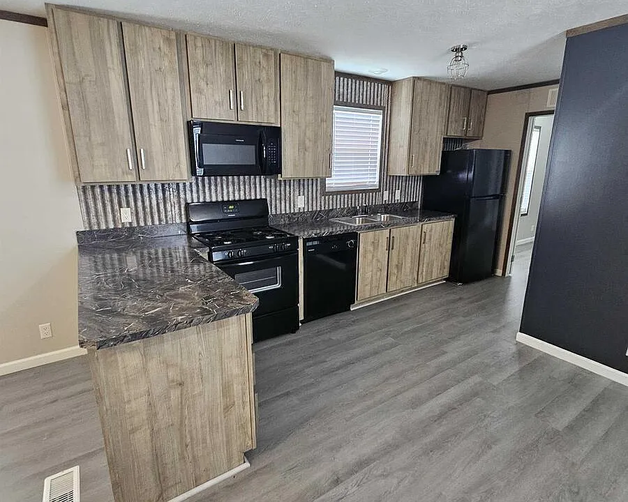 5705 Heather View Ln