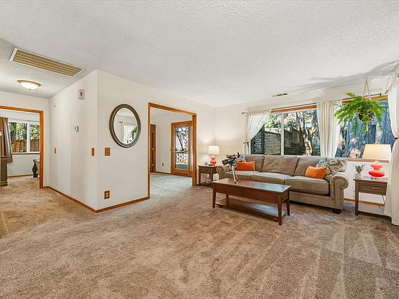 3rd image of 12486 Valley View Rd