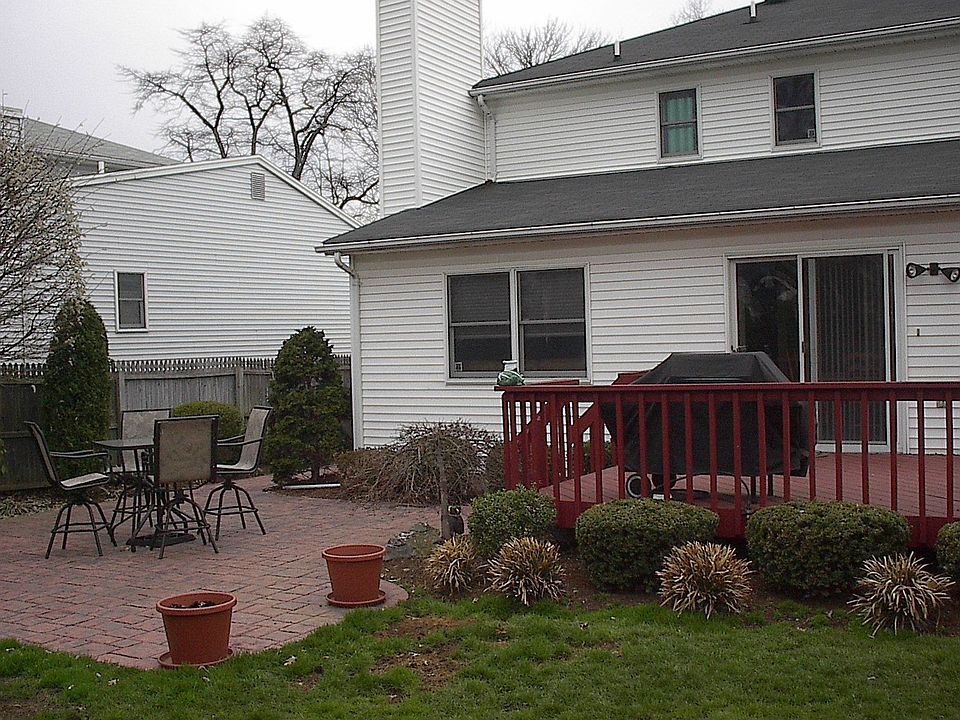 2nd image of 305 4th Ave