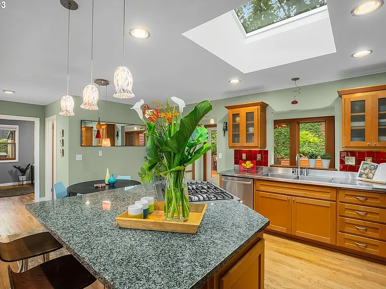 3030 NW Cornell Rd — Photo 11