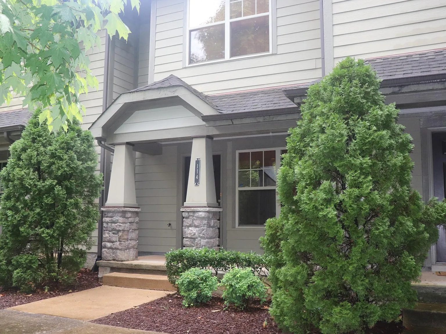 2 bed, 2.5 bath, 1127 sqft, $1,700 — Photo 2