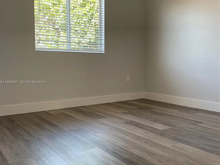 803 E 28th St #803 — Photo 5
