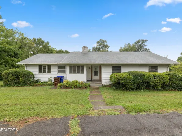 107 E Pasadena Rd, Oak Ridge, TN 37830