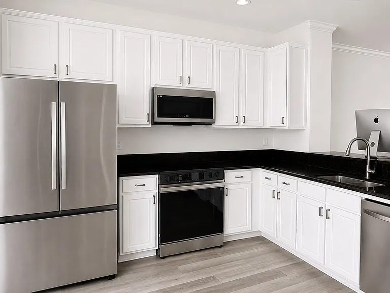 4496 Congressional Dr — Photo 2