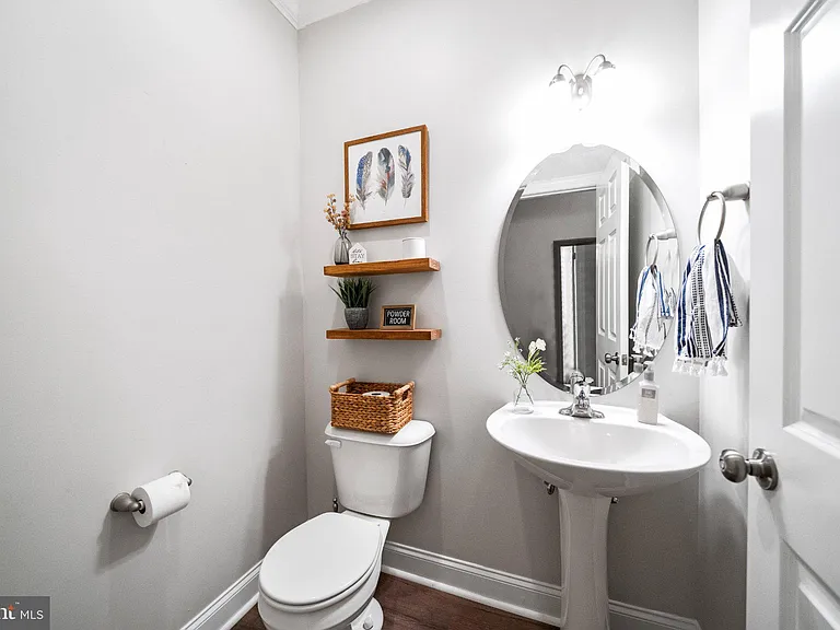 6 New Village Greene Dr — Photo 7