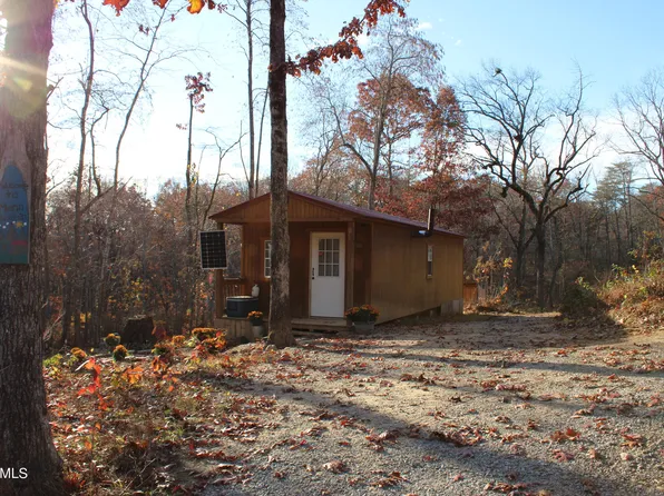 60 Apple Rd, Crossville, TN 38572