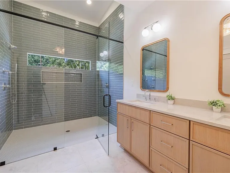 Whitefoord Ave NE — Photo 15