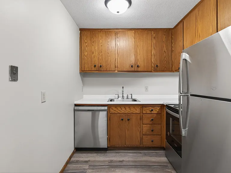 Imperial Heights Apartments — Photo 39