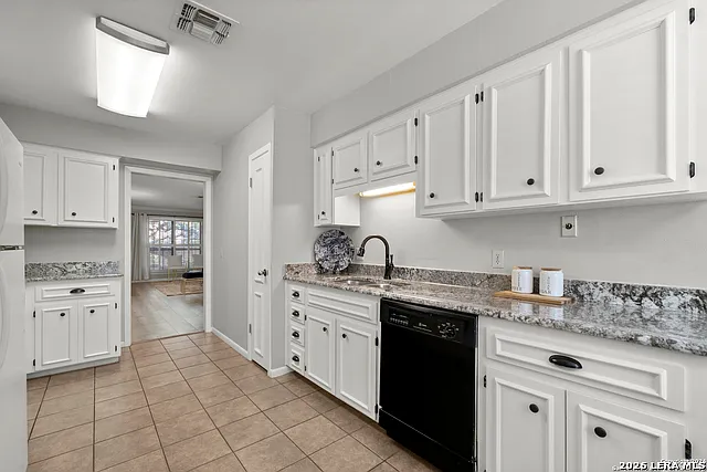 7926 Broadway #304 — Photo 10