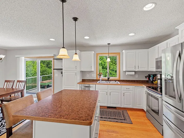 715 Black Forest Rd — Photo 3