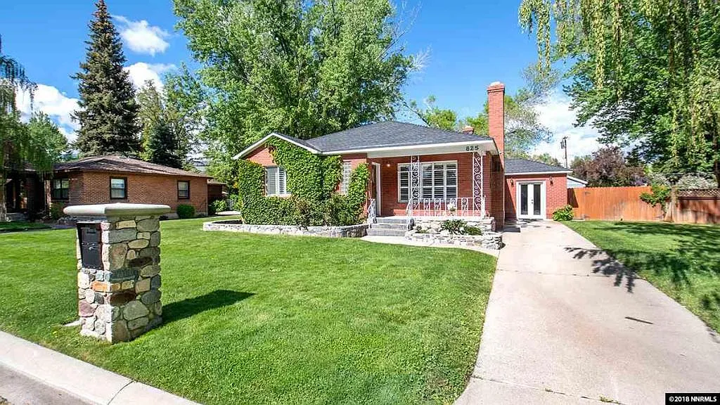 825 Daniel Dr photo 1