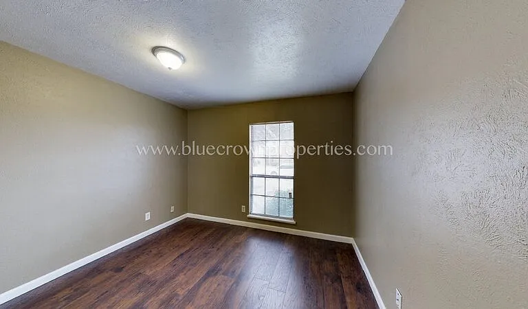10239 Catalpa Rd — Photo 22
