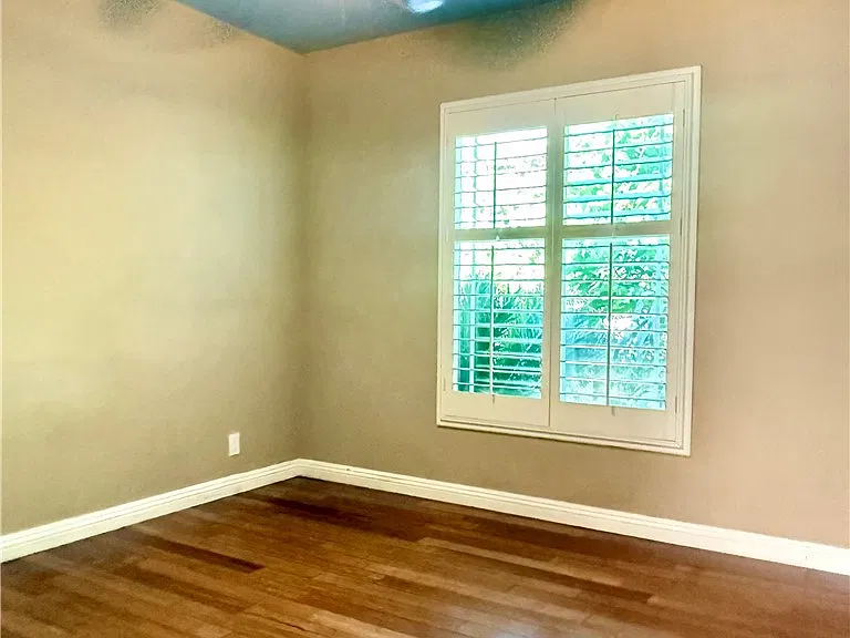 6517 White Oak Ave — Photo 12