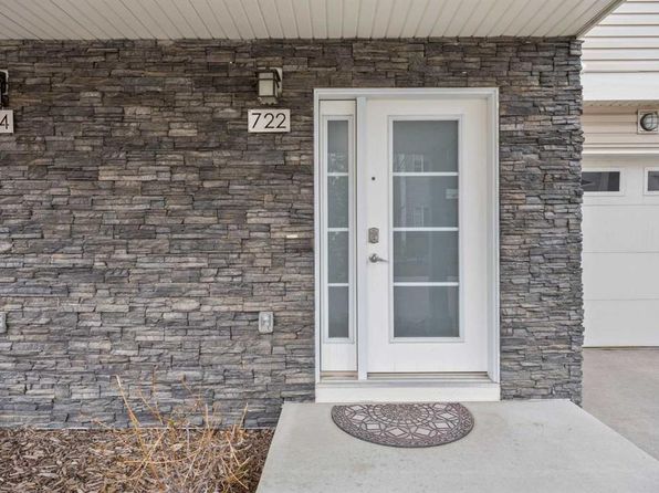 722 E Redstone Vw NE, Calgary, AB T3N 0M9