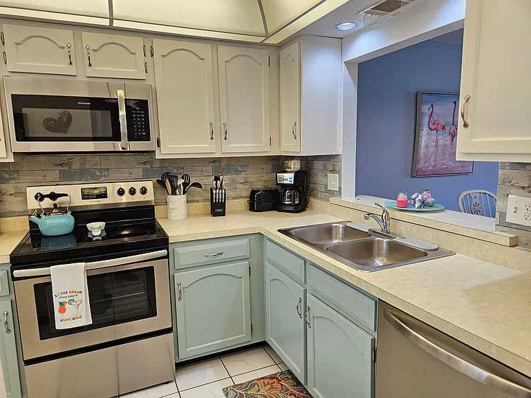 340 Three Lakes Ln #F — Photo 25