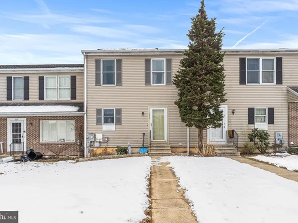 211 Poplar Dr, Reading, PA 19606