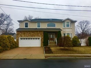 35 Nedellec Dr, Saddle Brook, NJ 07663