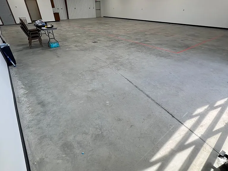 628 Enterprise St N — Photo 3