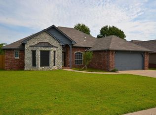 208 W Durham St, Broken Arrow, OK 74011