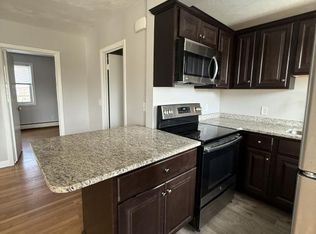 39 Beacon St, Fall River, MA 02721