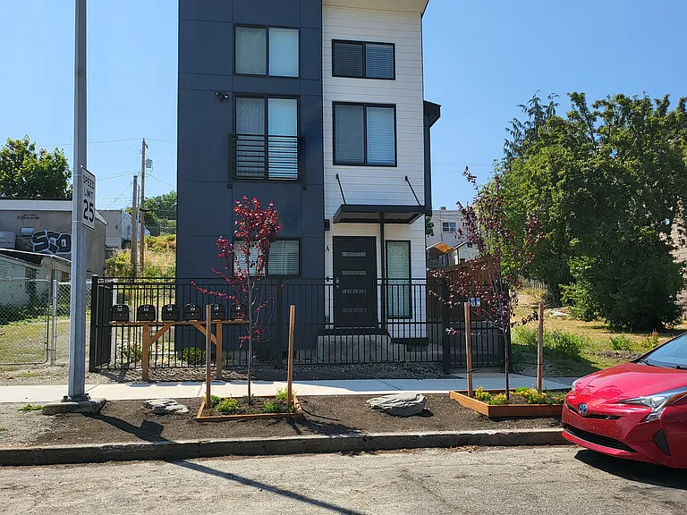 2518 Fawcett Ave — Photo 5