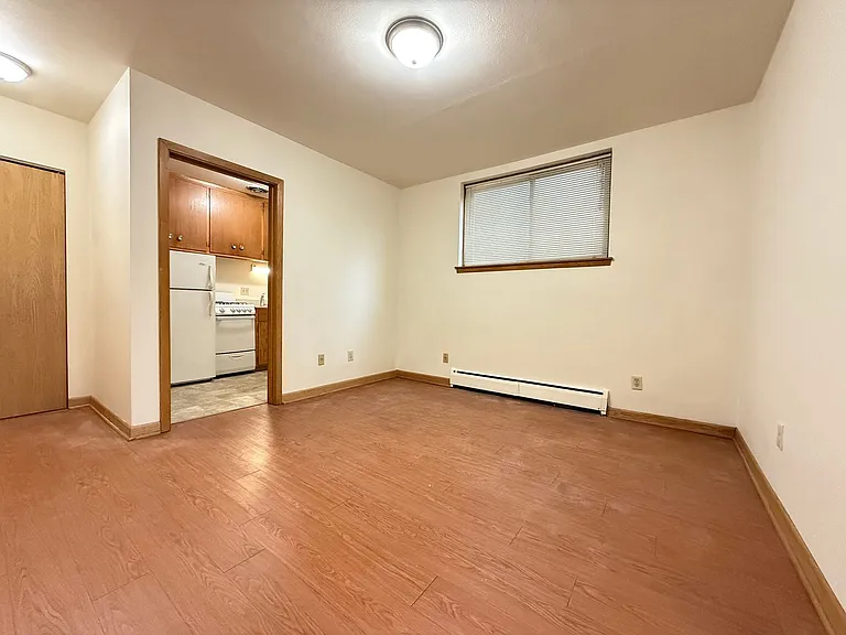 643 Cleveland Ave S — Photo 14