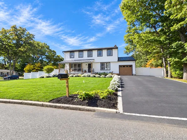 29 Rolling Hills Drive, Ridge, NY 11961