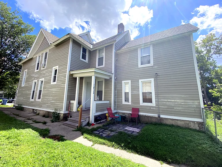 1812 Jackson St NE #1 — Photo 1
