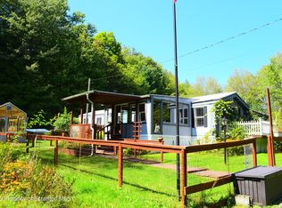 334 & 328 N North Shore Dr, Brackney, PA 18812