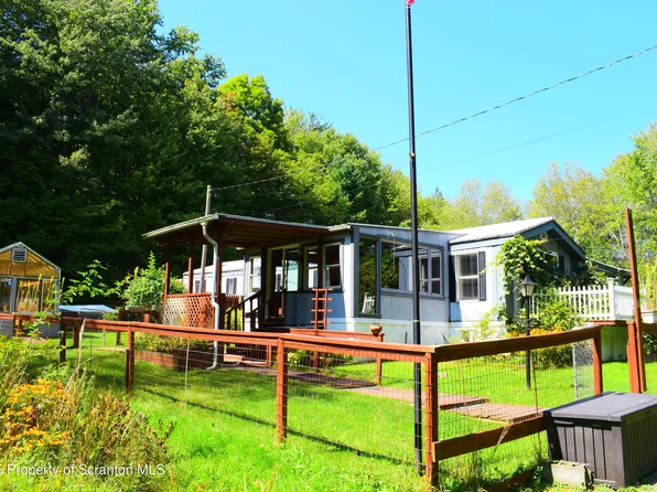 334 & 328 N North Shore Dr, Brackney, PA 18812