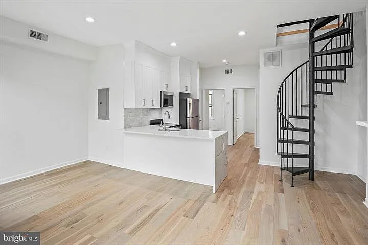 2014 Connecticut Ave NW #3 — Photo 8