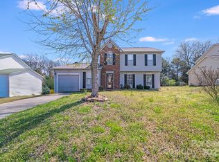 7619 Woodknoll Dr, Charlotte, NC 28217