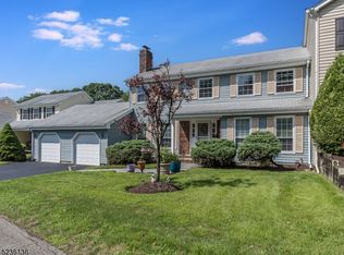 11 Sundance Dr, Wayne, NJ 07470