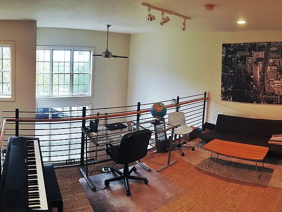 loft - office or bedroom 