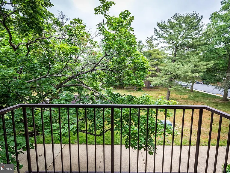 9 Silverwood Cir #11 — Photo 13