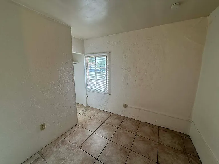 204 E Palmdale St — Photo 10
