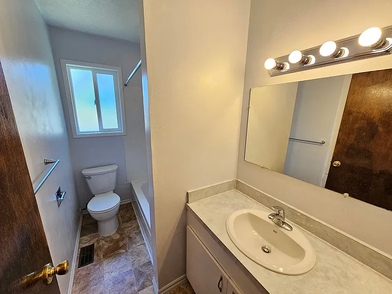407 G Ave — Photo 15