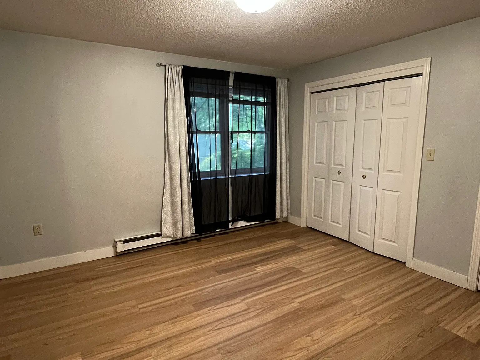 3 bed, 1300 sqft, $2,550 — Photo 3
