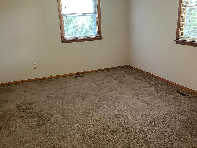 185 N Xenia Dr — Photo 9