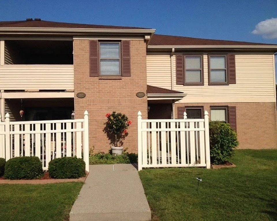 2 bed, 1213 sqft, $1,675 — Photo 2