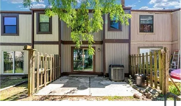 22 Helmsman Ct — Photo 14