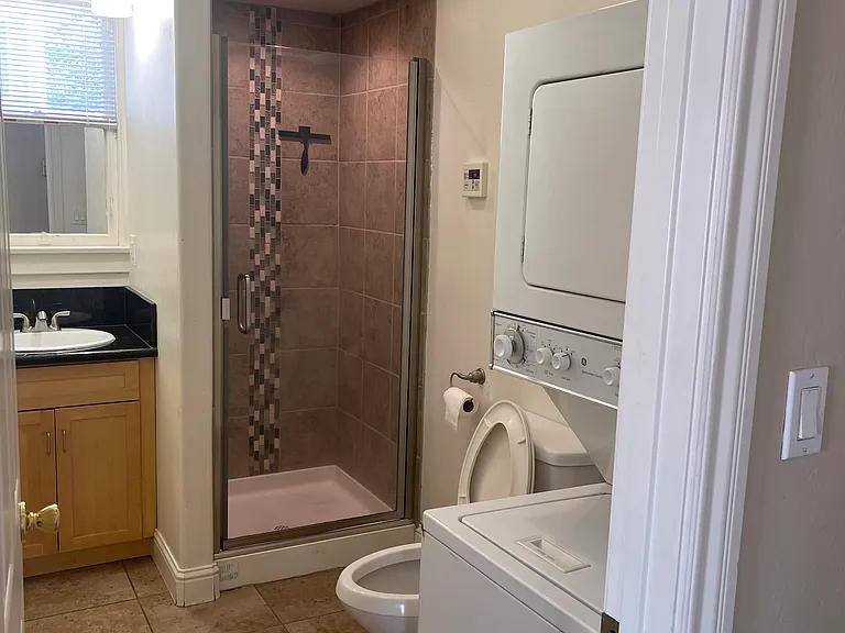 1903 Capitol Ave #B — Photo 7