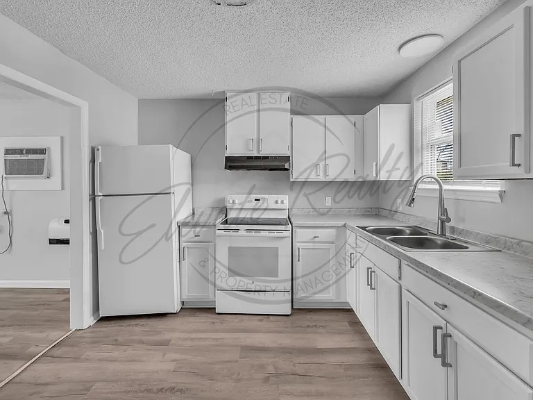 2526 Highland Trace Dr — Photo 9