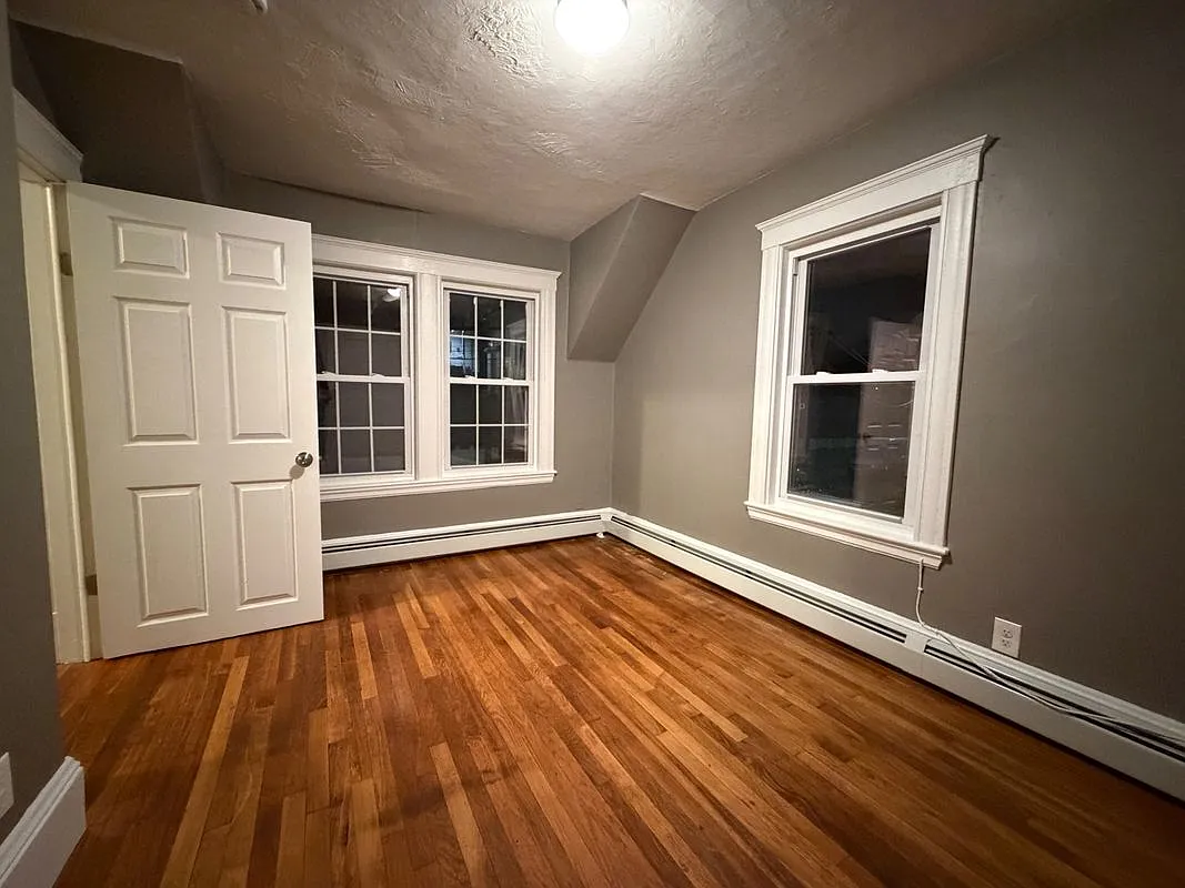 5 bed, 3.0 bath, 839 sqft, $2,800 — Photo 3