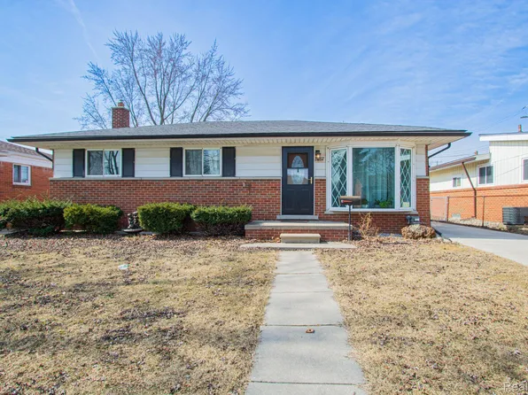 28817 Grant St, Saint Clair Shores, MI 48081